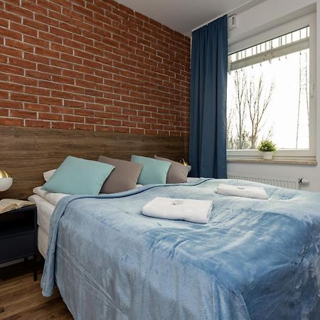Stacja Wola Apartments With Parking By Noclegi Renters Варшава Екстер'єр фото