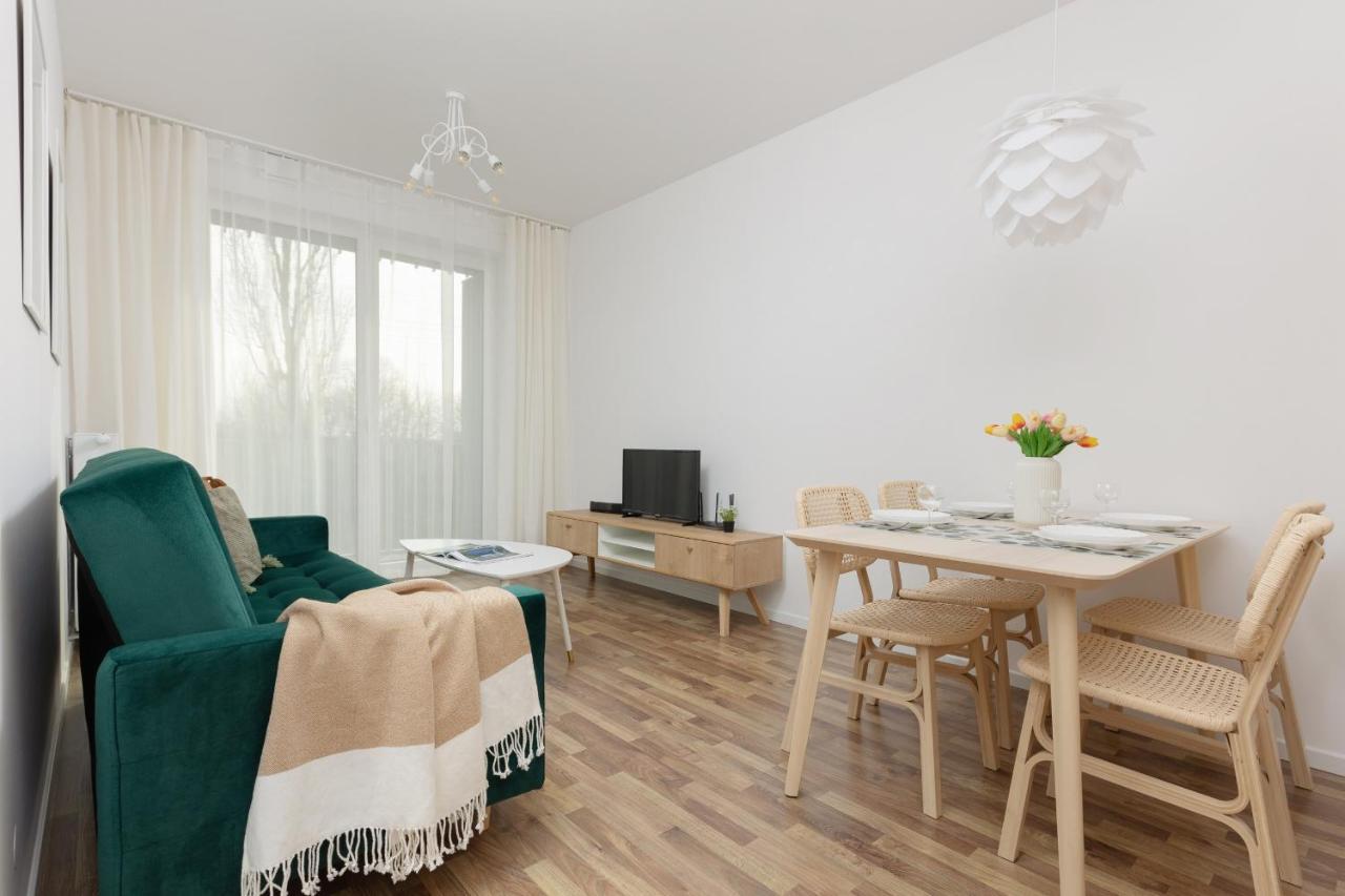 Stacja Wola Apartments With Parking By Noclegi Renters Варшава Екстер'єр фото