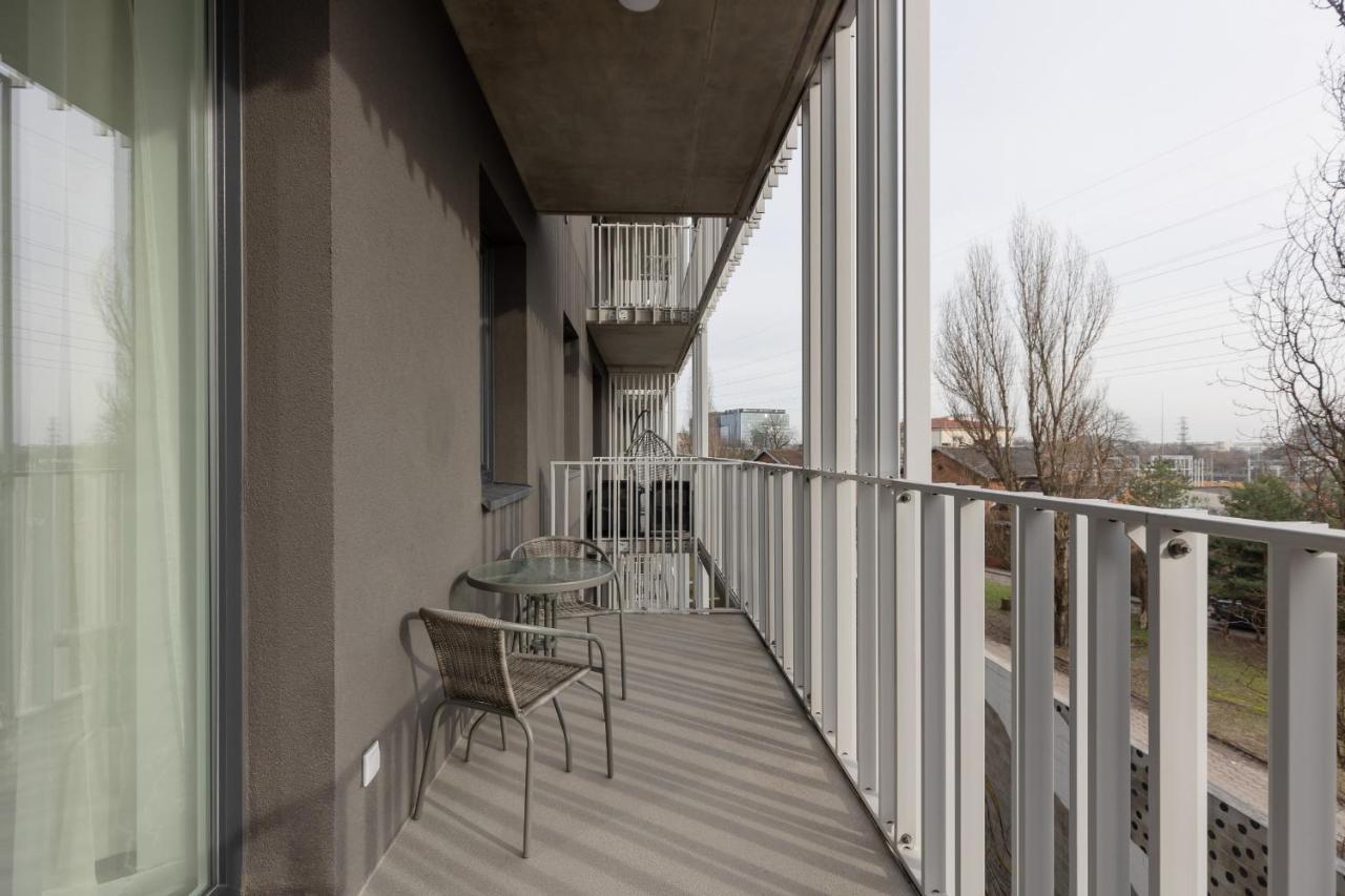 Stacja Wola Apartments With Parking By Noclegi Renters Варшава Екстер'єр фото