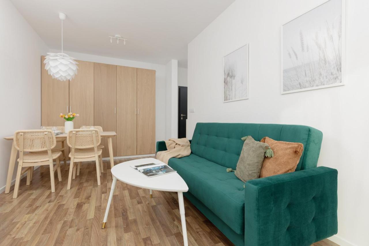 Stacja Wola Apartments With Parking By Noclegi Renters Варшава Екстер'єр фото