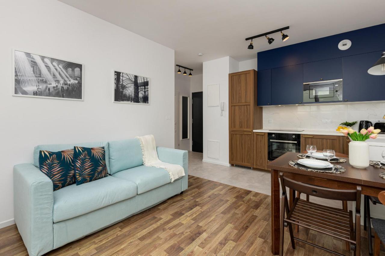 Stacja Wola Apartments With Parking By Noclegi Renters Варшава Екстер'єр фото