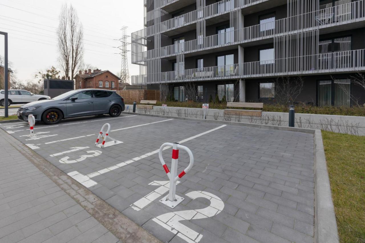 Stacja Wola Apartments With Parking By Noclegi Renters Варшава Екстер'єр фото