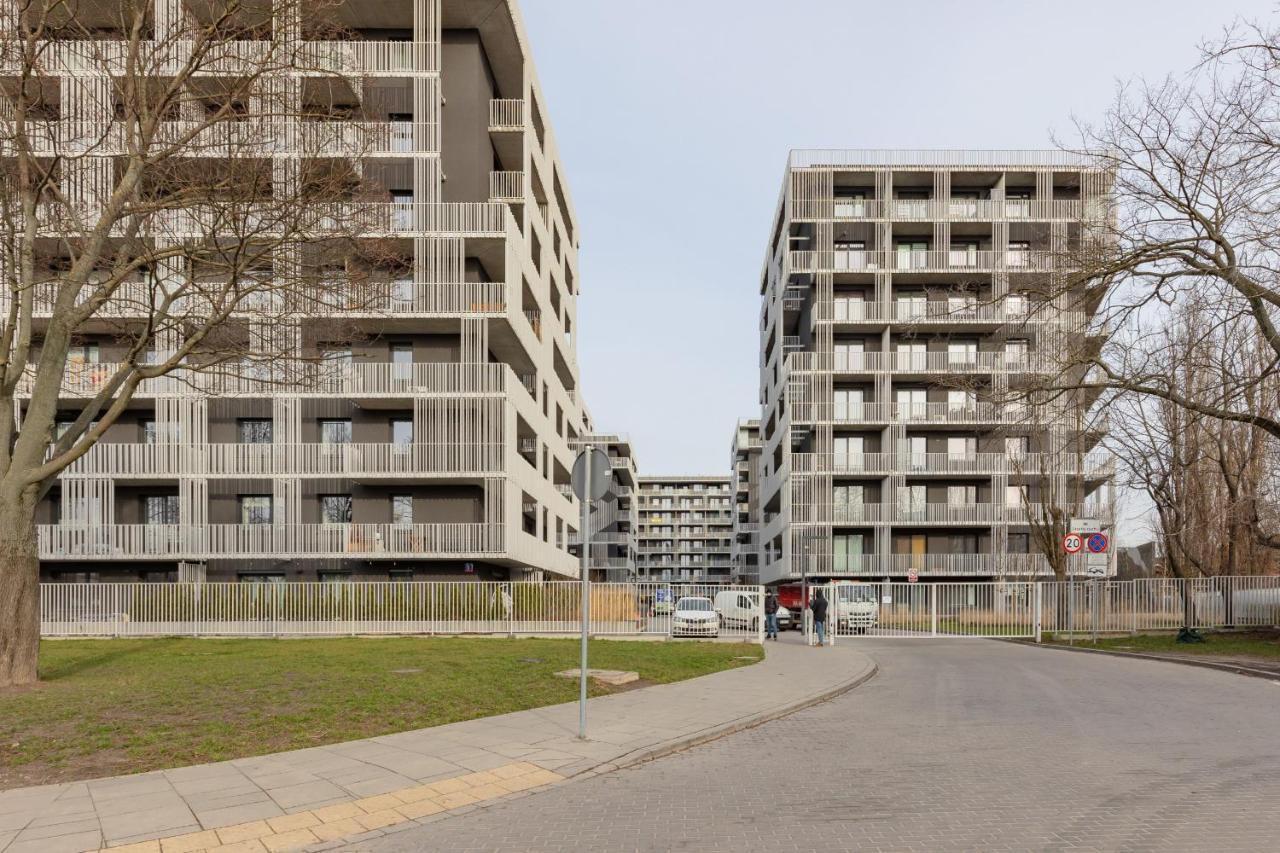 Stacja Wola Apartments With Parking By Noclegi Renters Варшава Екстер'єр фото