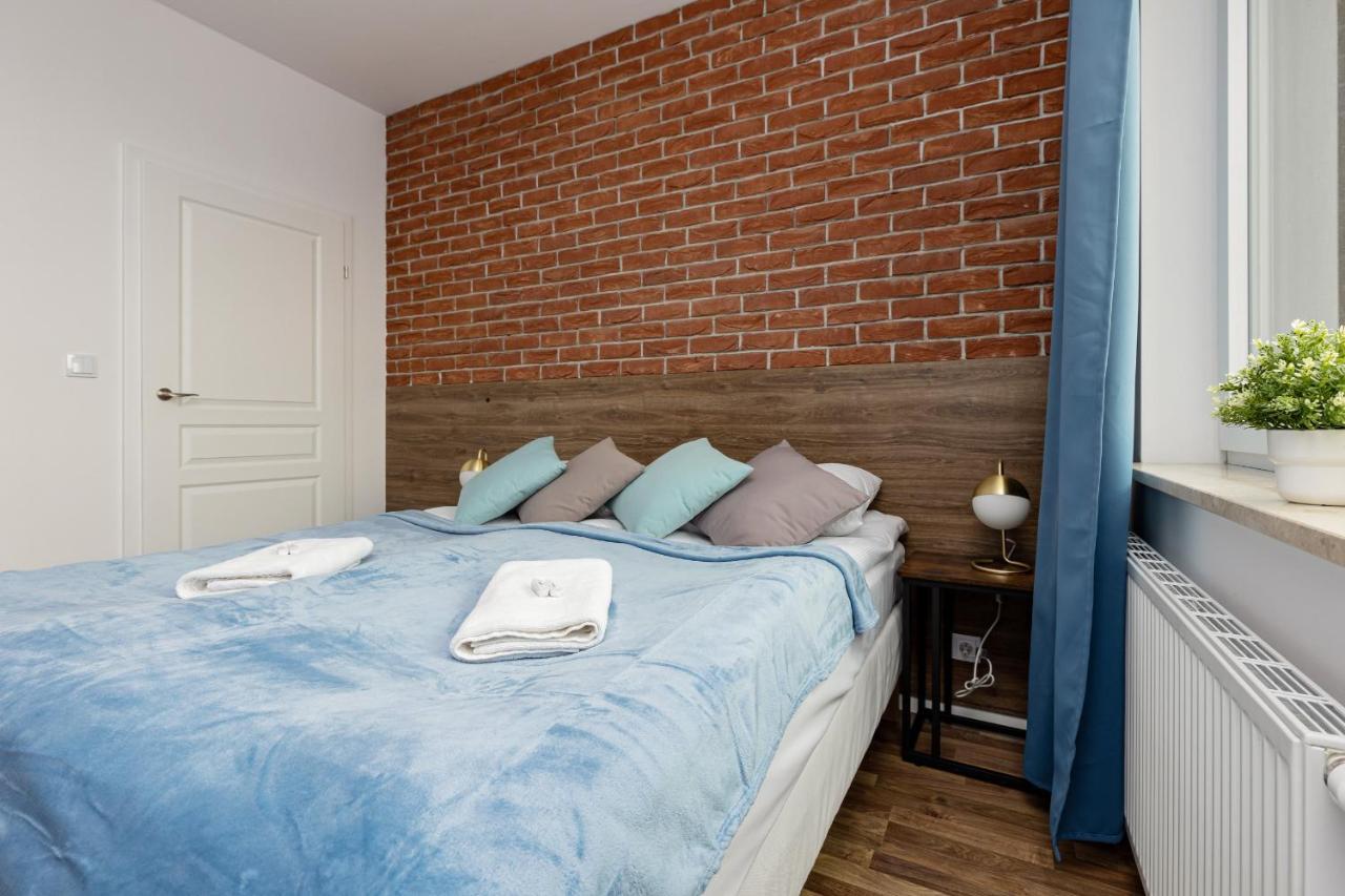 Stacja Wola Apartments With Parking By Noclegi Renters Варшава Екстер'єр фото