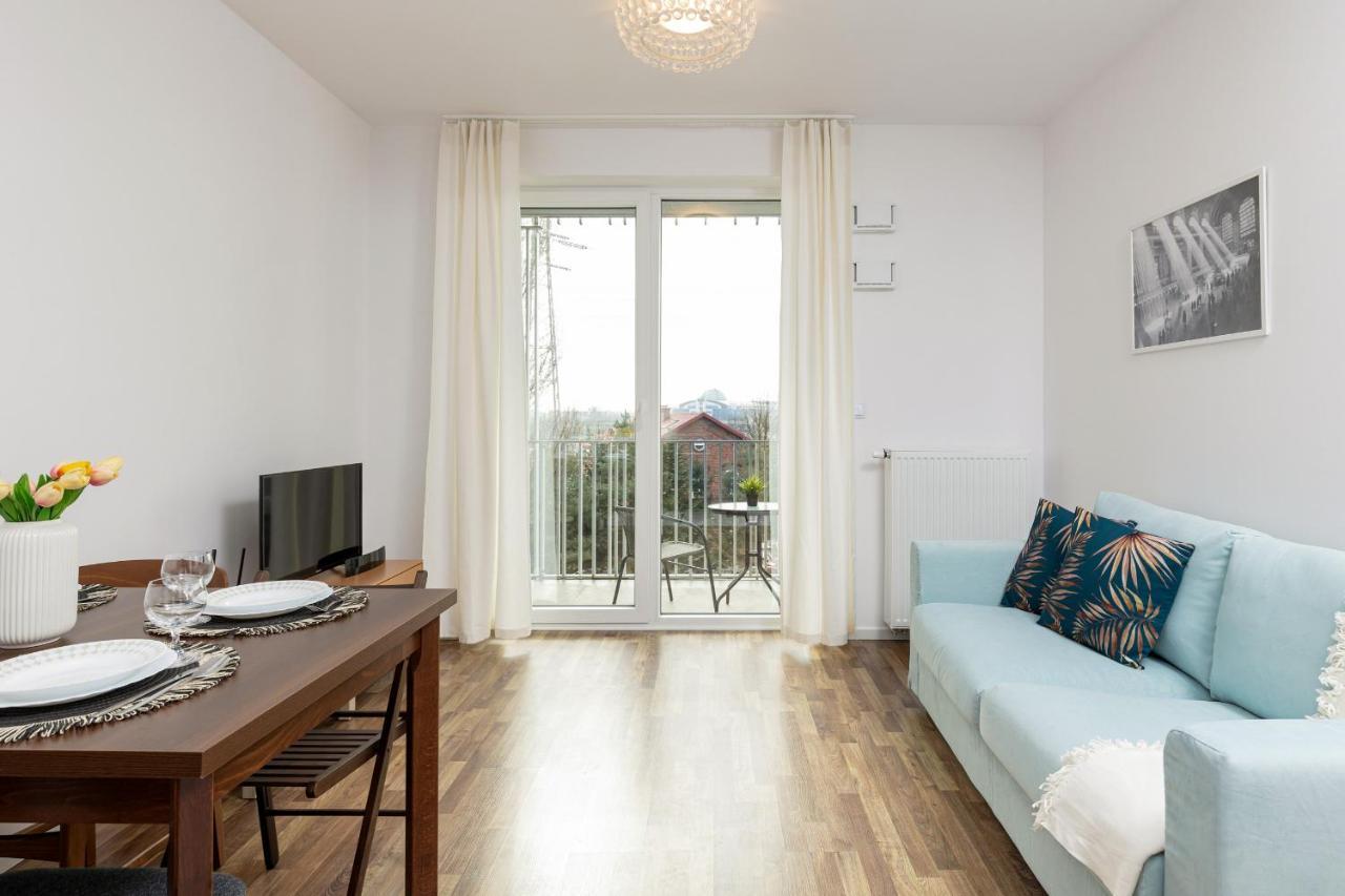 Stacja Wola Apartments With Parking By Noclegi Renters Варшава Екстер'єр фото