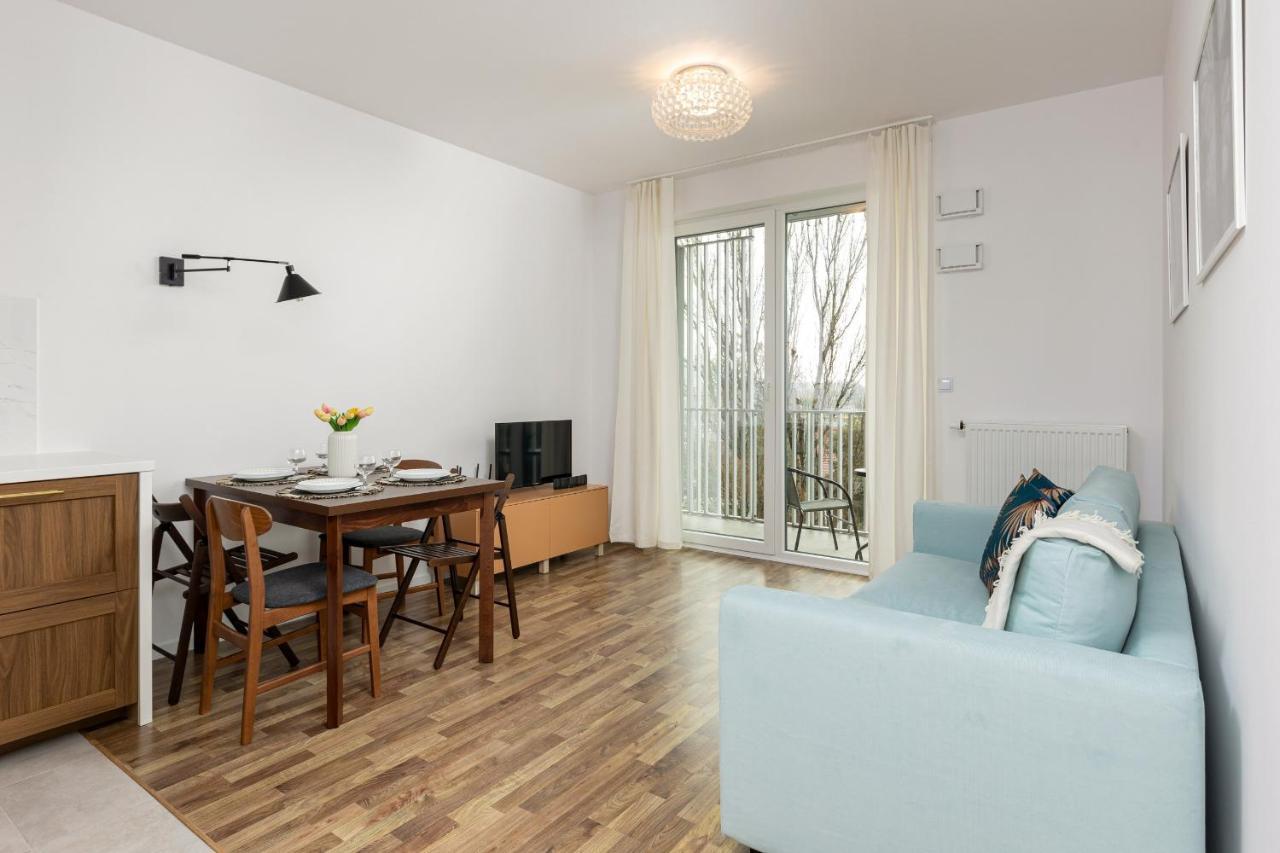 Stacja Wola Apartments With Parking By Noclegi Renters Варшава Екстер'єр фото
