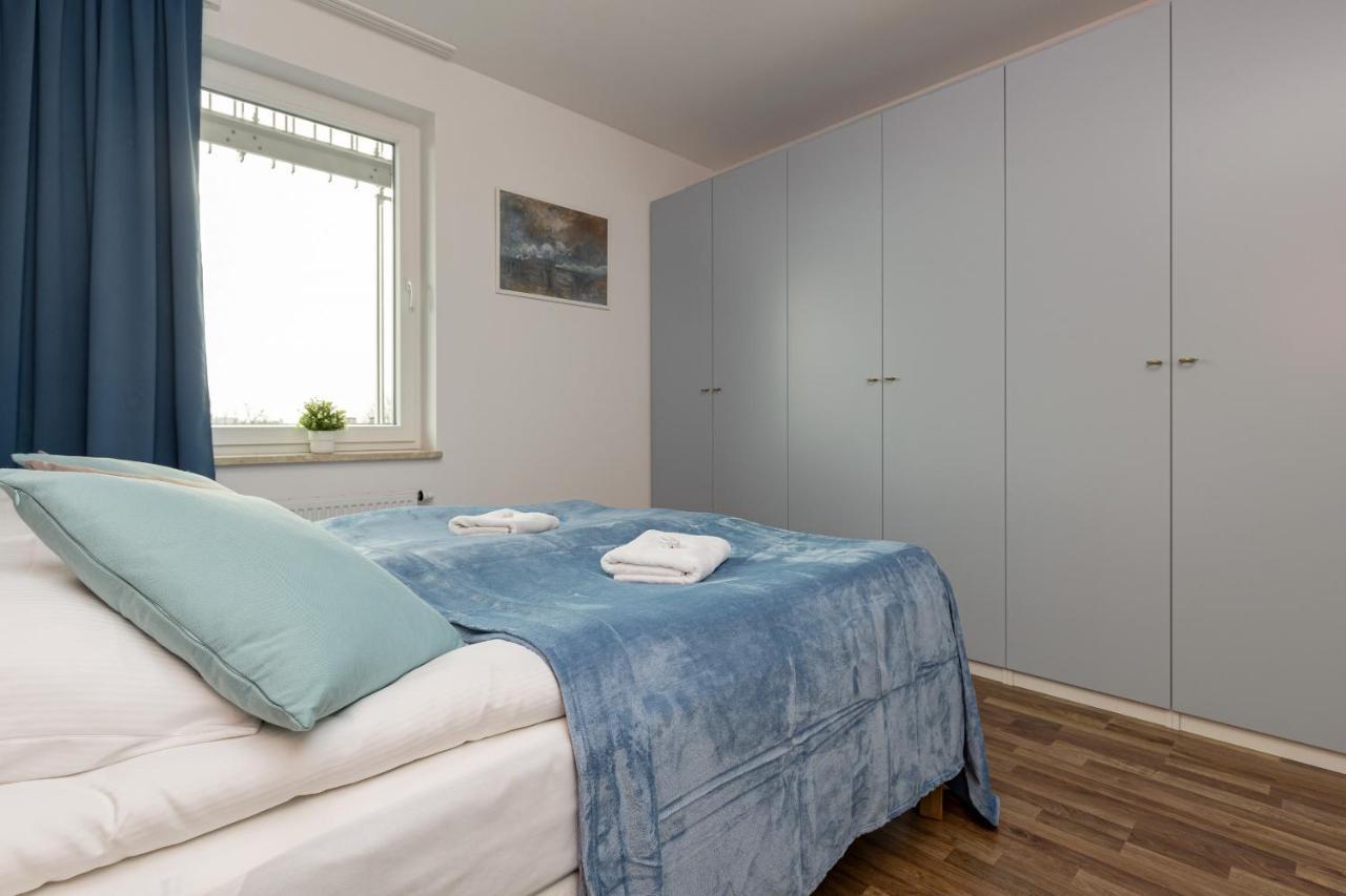 Stacja Wola Apartments With Parking By Noclegi Renters Варшава Екстер'єр фото