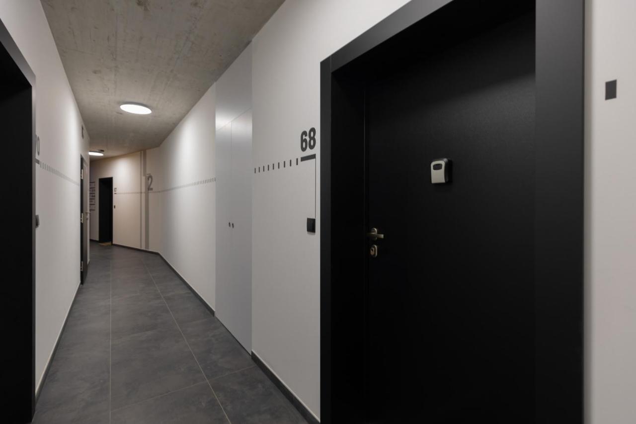 Stacja Wola Apartments With Parking By Noclegi Renters Варшава Екстер'єр фото